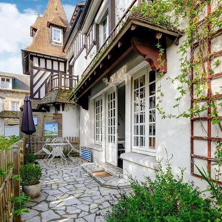 Apartment Beautiful In Isigny-sur-Mer